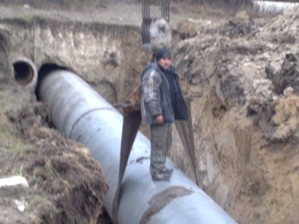 Строительство стальных футляров диаметром 1220 мм под магистральный водопровод, длиной от 30 до 70 метров. г.Золочев. Львовской обл. Грунт мергель 5 категория.