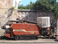 Установка ГНБ Ditch Witch 2720 используем для пилотного бурения а также для прокладки футляров до 720 мм. 240 метров штанг.
